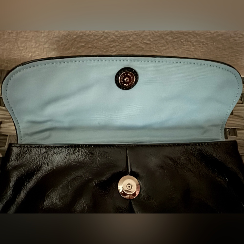 NWT Coach Black Patent Leather Wristlet Clutch Bag w/ Card Slots & Blue Lining - Picture 9 of 11